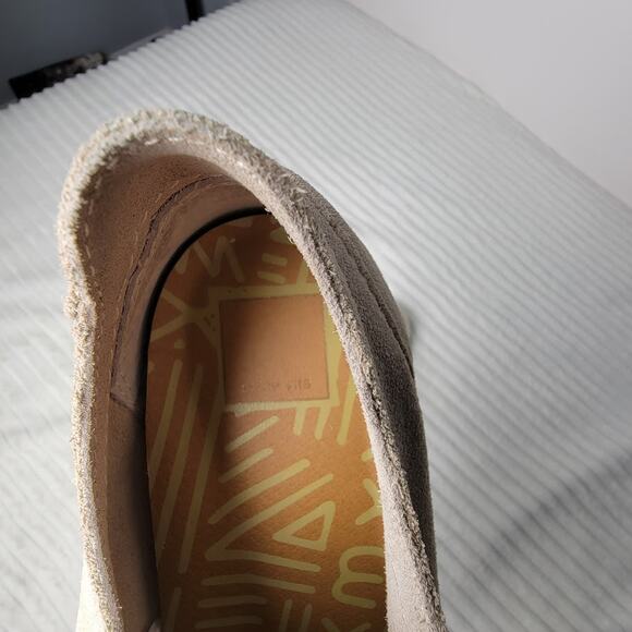 Dolce Vita Beige Suede Sneakers Women’s Size 8 Casual Lace-Up Low Top Shoes - Picture 6 of 9